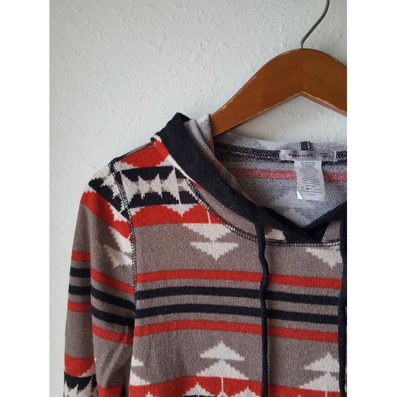 Lightweight Tribal Hoodie - Picture 2 of 6